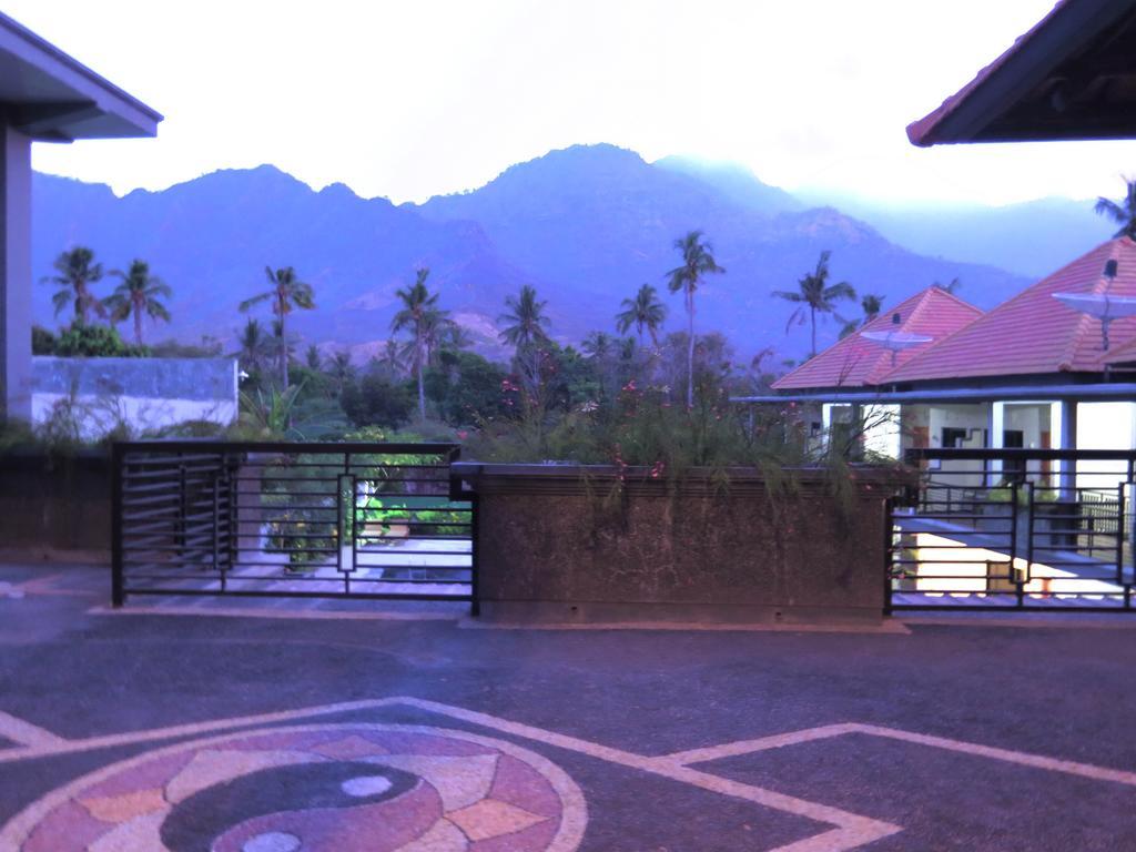 Antari Hotel Pemuteran Bagian luar foto