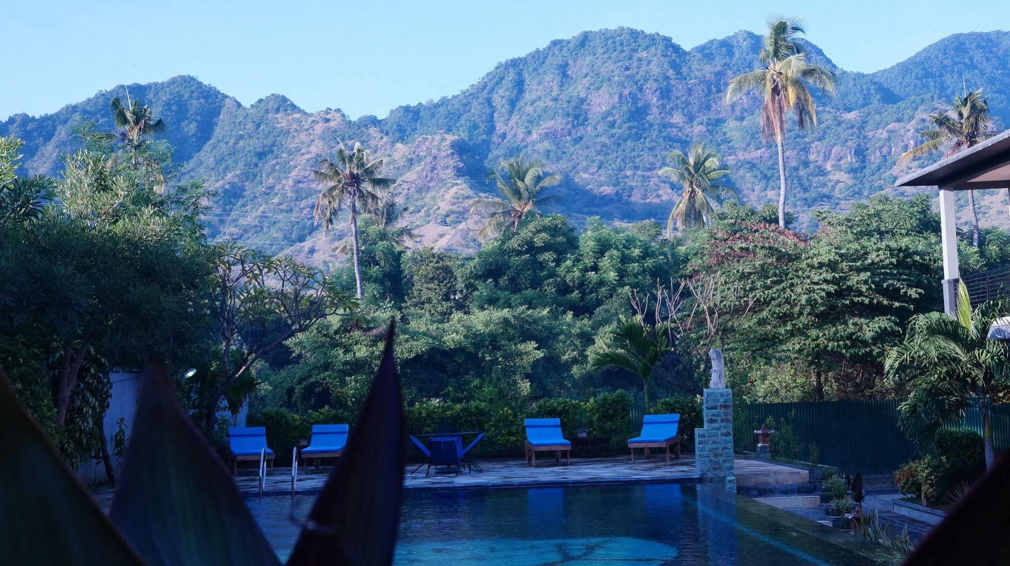 Antari Hotel Pemuteran Bagian luar foto